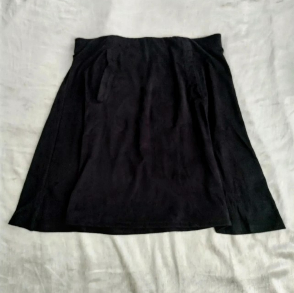 M velvet skirt with pockets